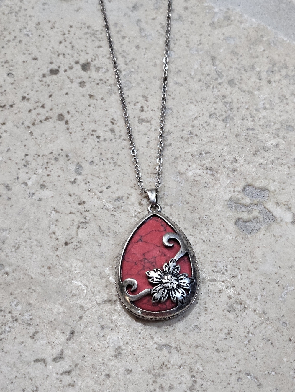 Floral Teardrop Pendant Necklace with Red Stone